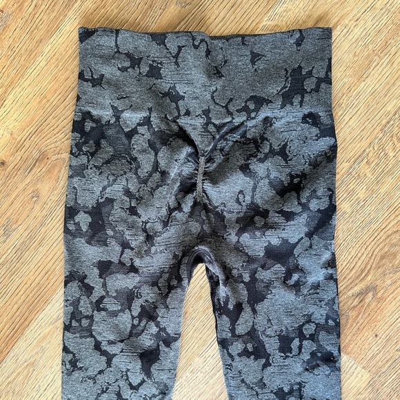Gymshark adapt v2 camo print grey leggings - Picture 5 of 7